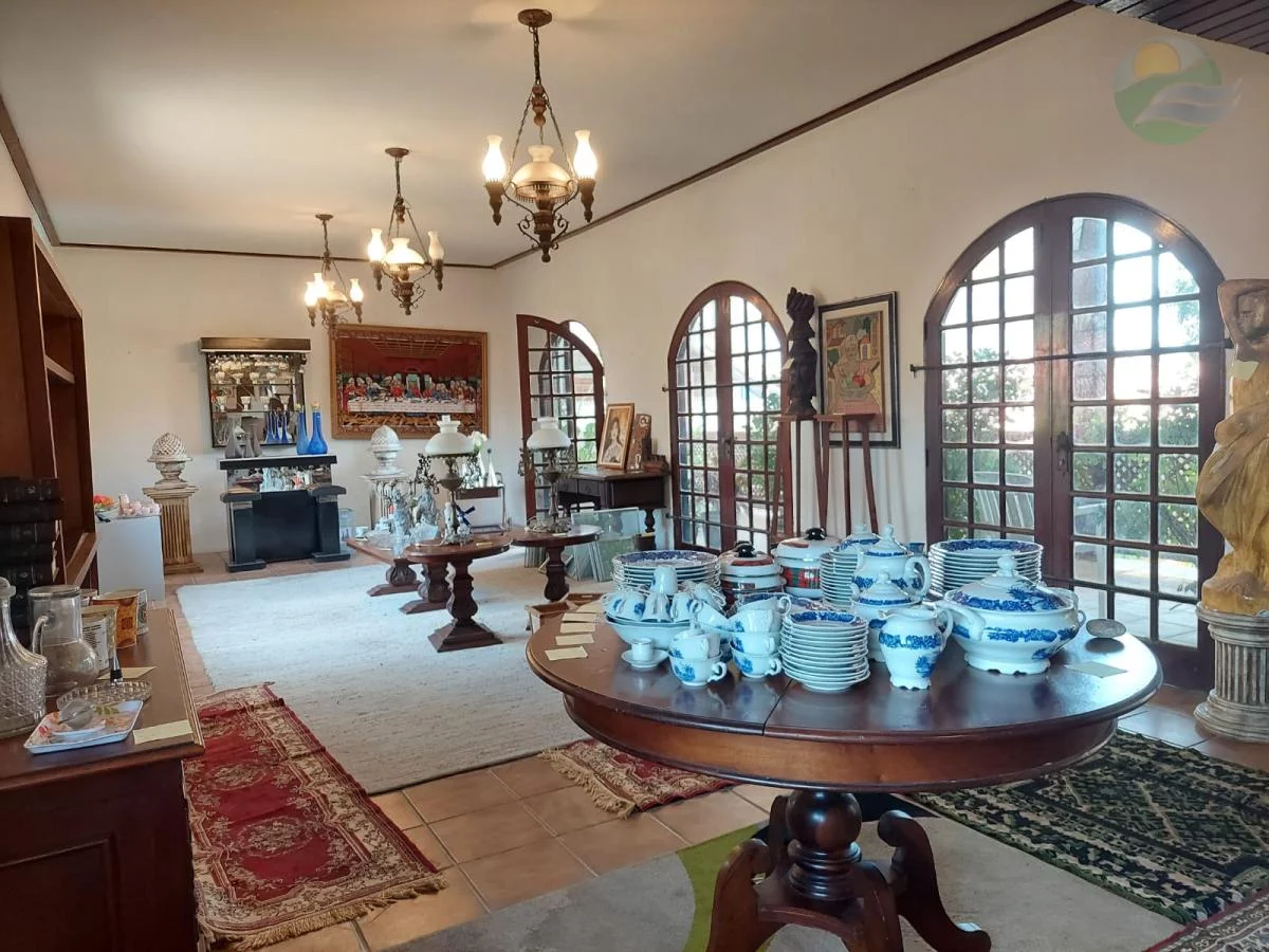 Imagem Casa com 694m2 área útil, para venda, próximo rádio Maranata, Piedade, Jaboatão-PE.