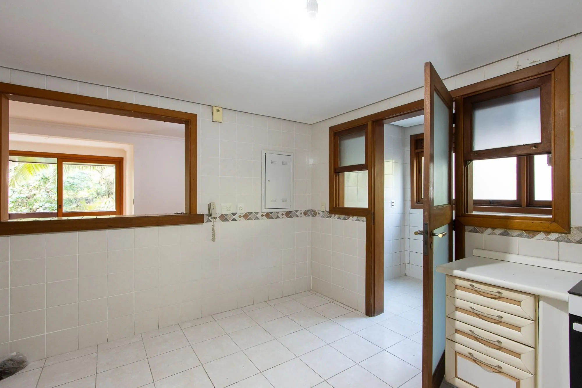 Imagem Apartamento bairro Cavalhada com 03 dormitórios, gabinete e 2 vagas 134,35m2 privativos!