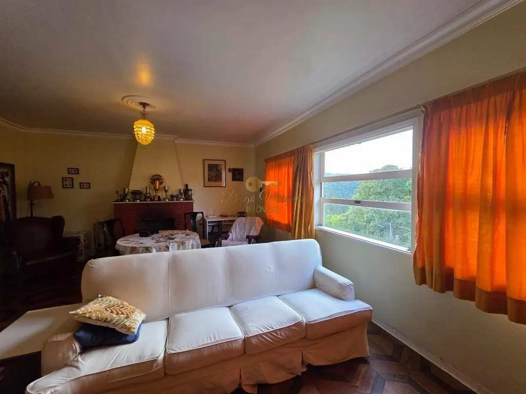 Imagem Casa para Venda em Teresópolis / RJ no bairro Golfe
