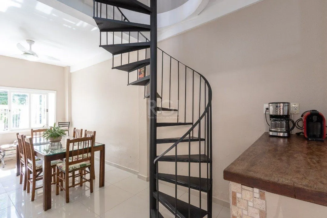 Imagem Sobrado para Venda - 150m², 3 dormitórios, sendo 1 suites, 1 vaga - Morro Santana