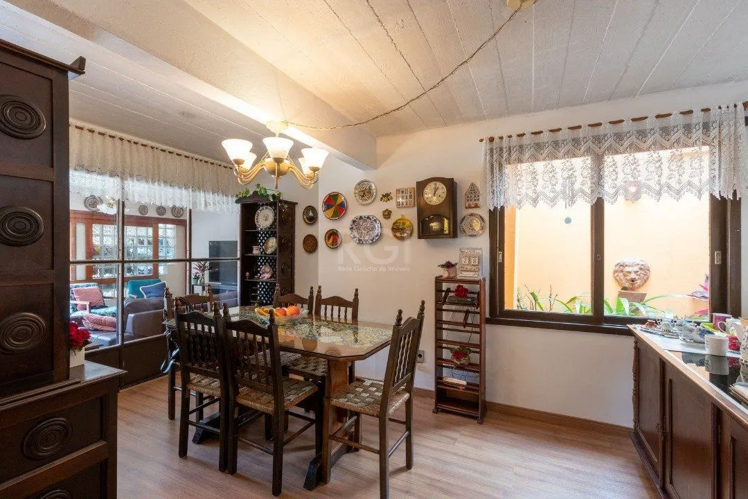 Imagem Casa para Venda - 435m², 4 dormitórios, sendo 4 suites, 4 vagas - Cristal