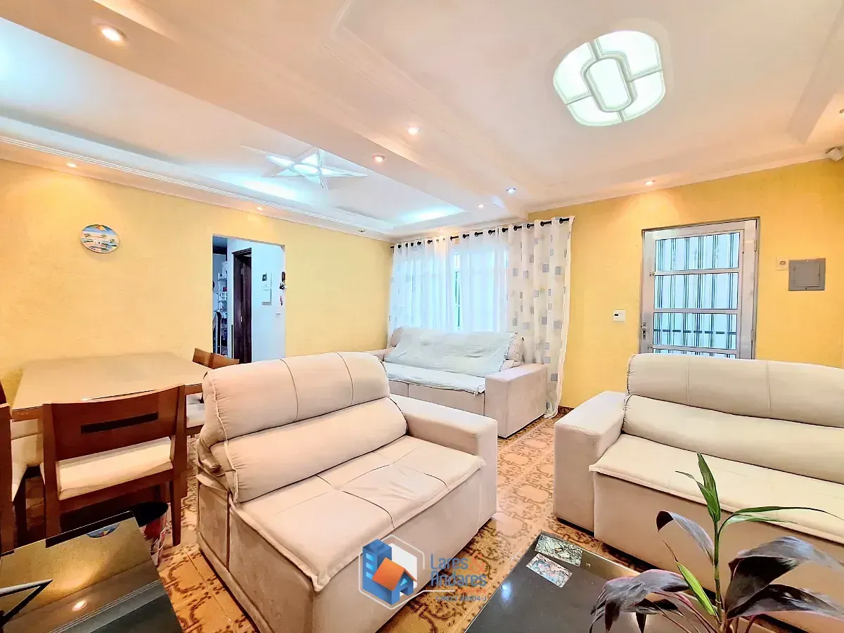 Imagem Sobrado para venda em Jardim Cecy com 2 quartos, 210m²