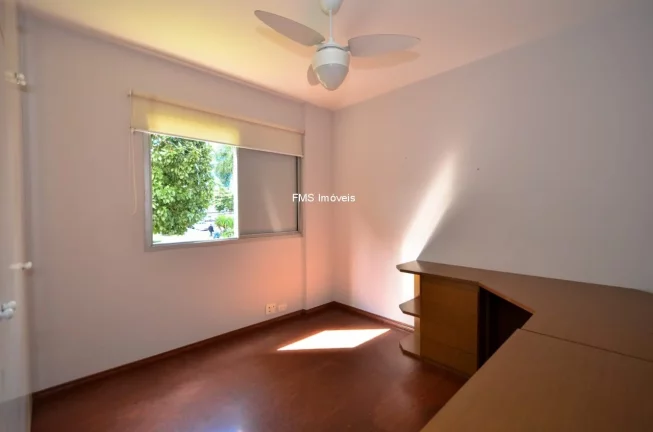 Imagem Imperdível apartamento à venda em Moema, São Paulo-SP: 3 quartos, 1 suíte, 2 banheiros, 1 vaga de garagem e 95m² de luxo!