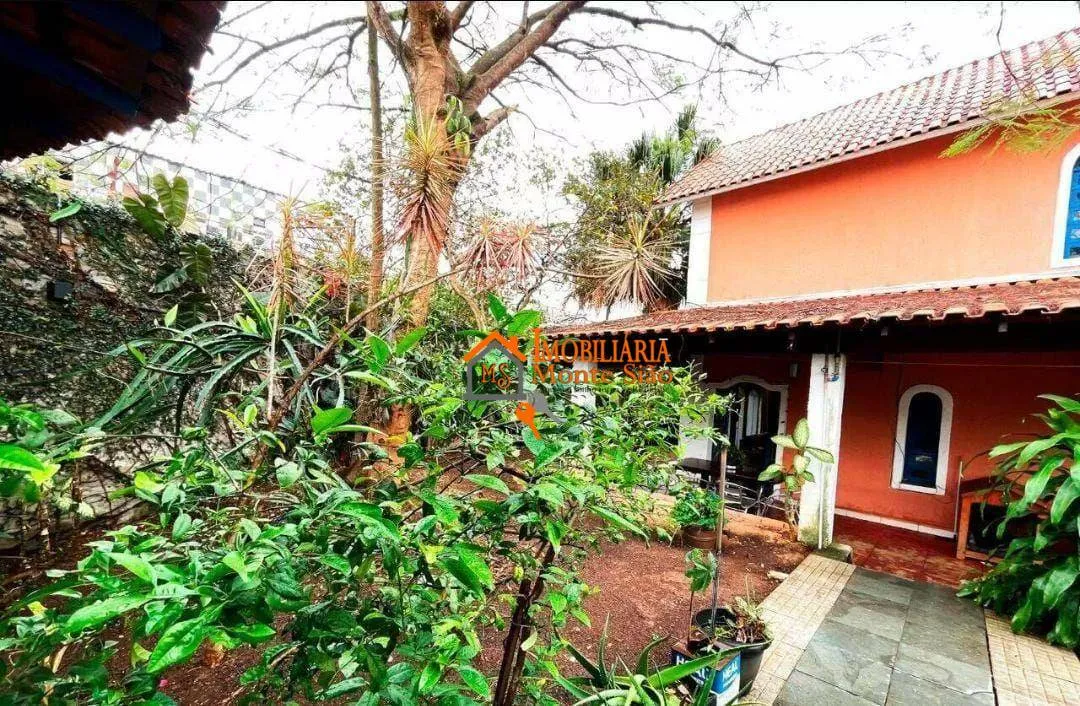 Imagem Casa com 3 dormitórios à venda, 388 m² por R$ 1.100.000,00 - Jardim Santo Afonso - Guarulhos/SP