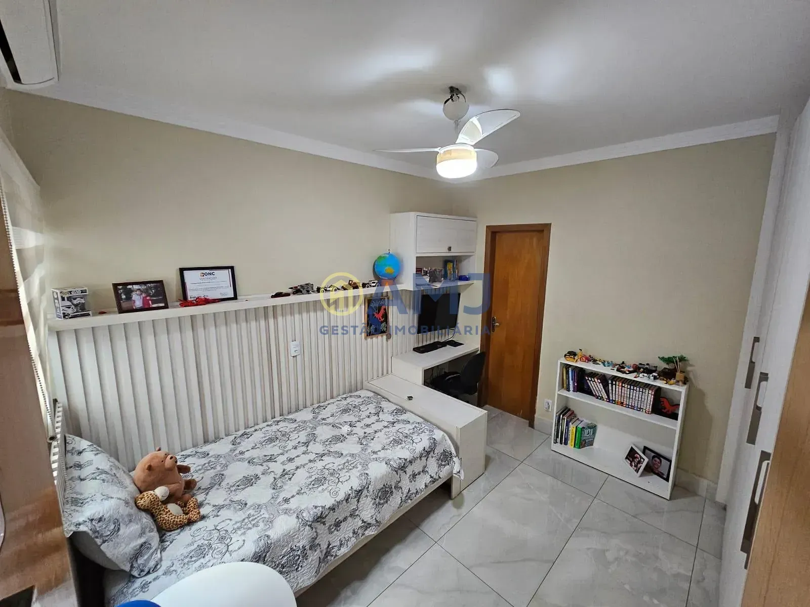 Imagem Casa à venda com 3 suítes no Jardim América, Goiânia, GO