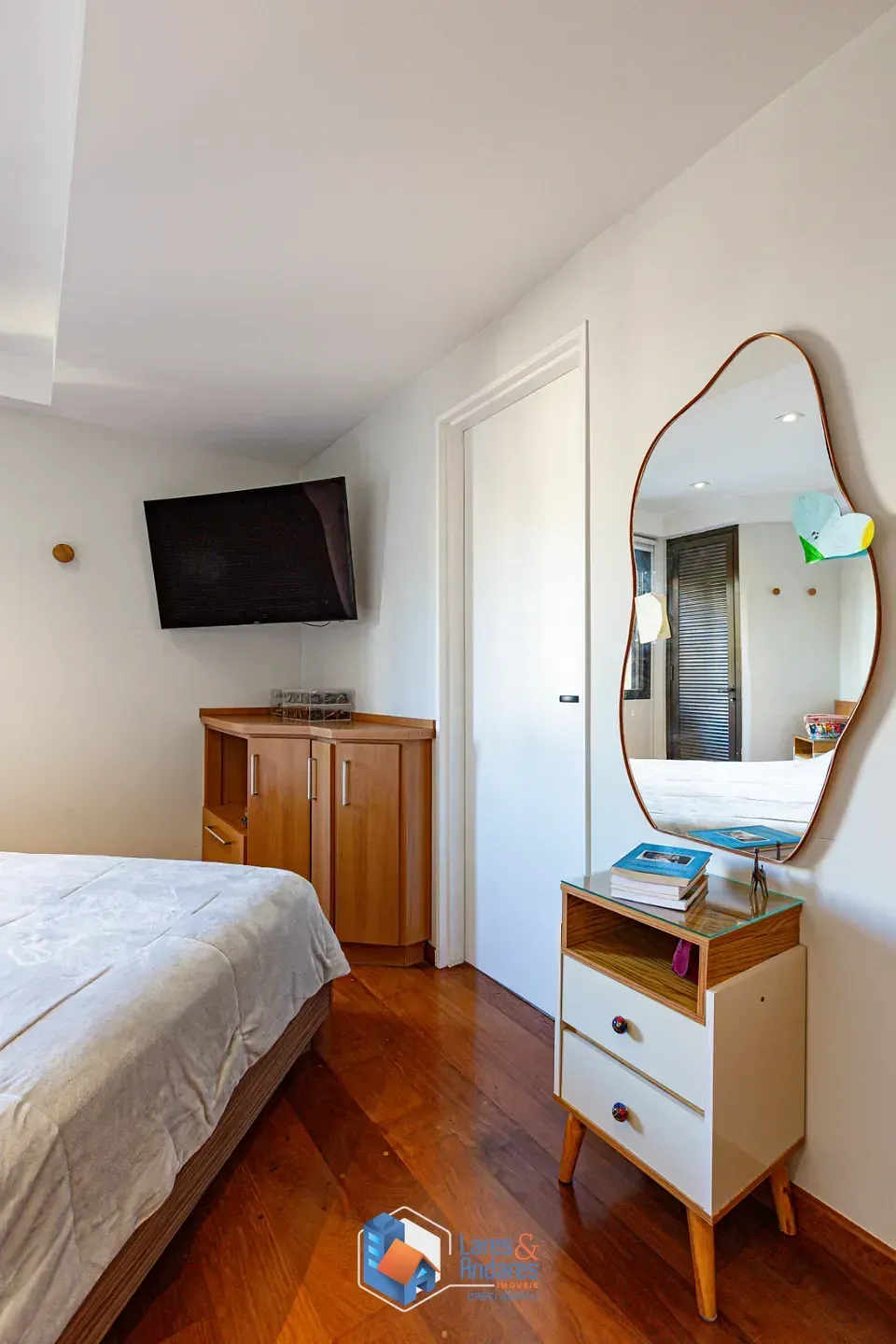 Imagem Duplex para venda em Sumaré com 3 quartos, sendo 3 suítes, 208m²