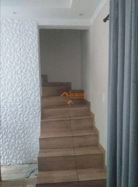 Imagem Sobrado com 4 dormitórios à venda, 160 m² por R$ 530.000,00 - Jardim Flor da Montanha - Guarulhos/SP