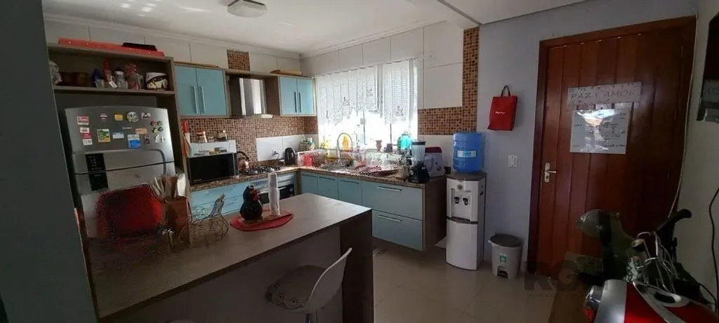 Imagem Casa com 2 dormitórios no bairro Hípica