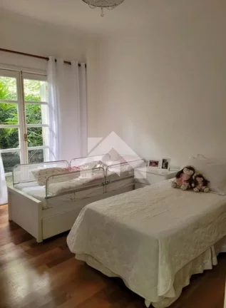Imagem Casa de Condomínio em Morada dos Pássaros - Barueri