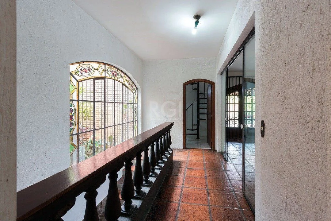 Imagem Casa para Venda - 430m², 4 dormitórios, sendo 1 suites, 5 vagas - Cristal