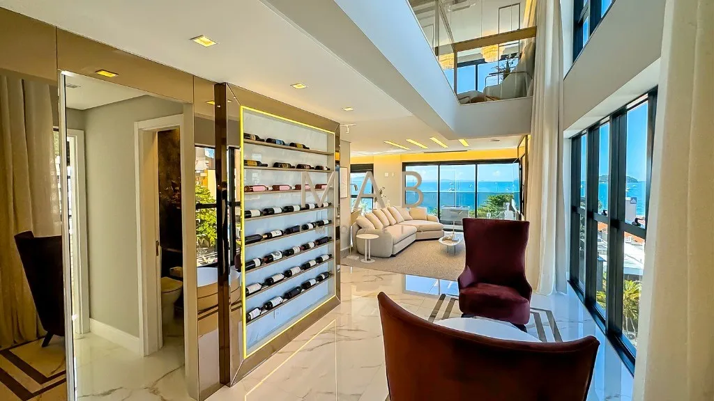 Imagem Cobertura duplex à Venda em Jurerê, com 4 suítes, rooftop com piscina infinita, elevador privativo, automação e alto padrão.