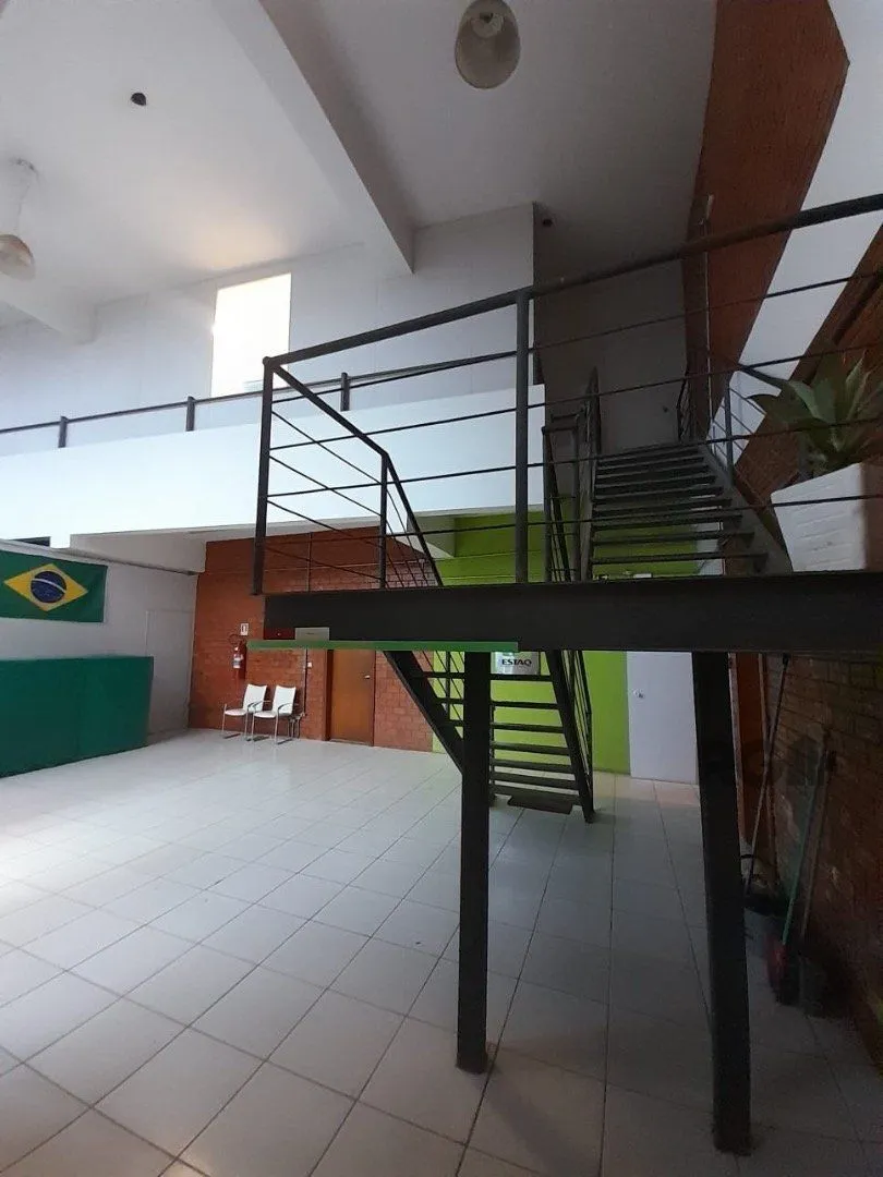 Imagem Prédio comercial com área total de 5.000 m² na rua Frederico Mentz, bairro Navegantes.