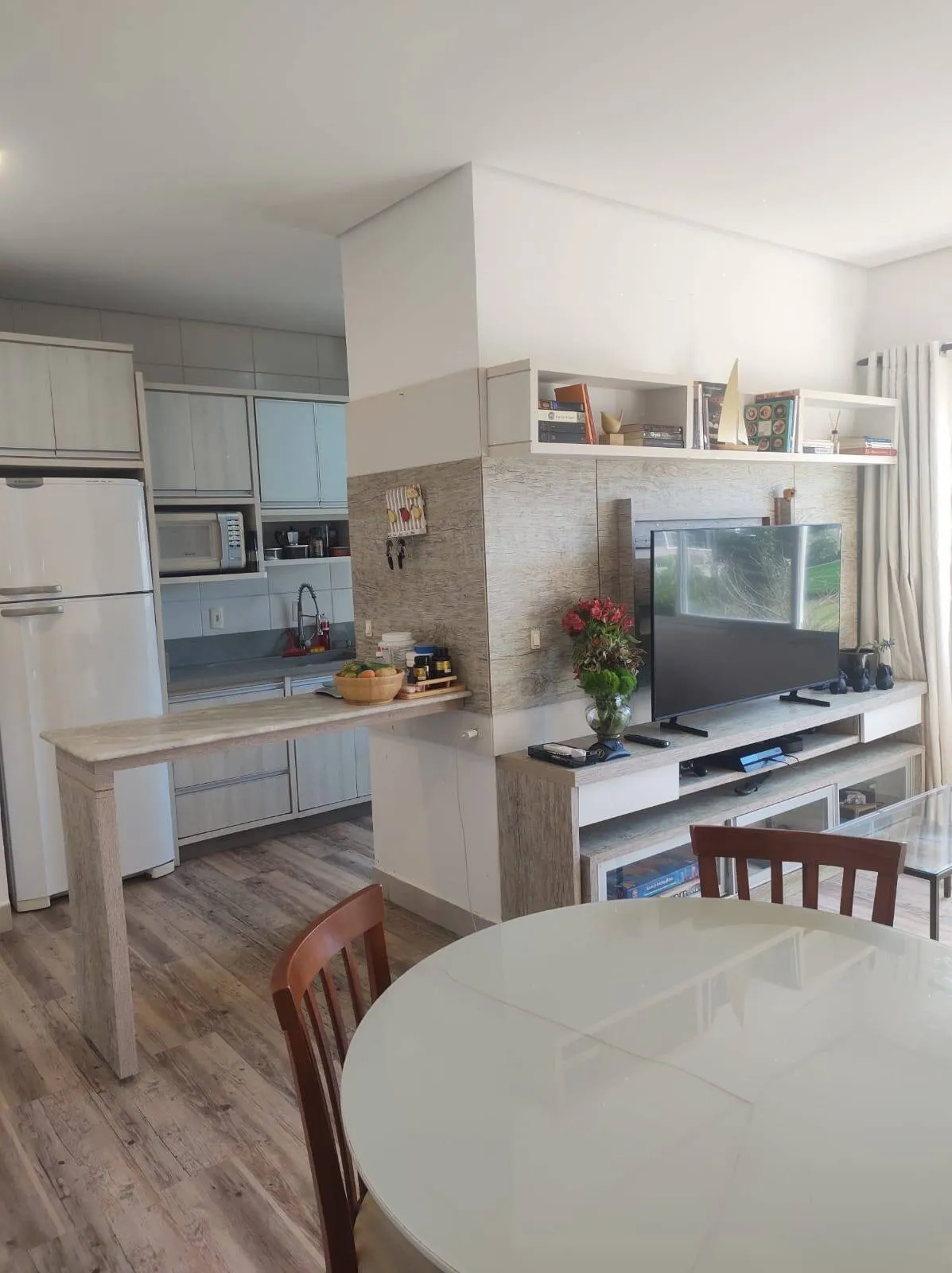 Foto do imóvel: Apartamento com 2 suítes em Jurerê Tradicional. em Rua Jorge Cherem