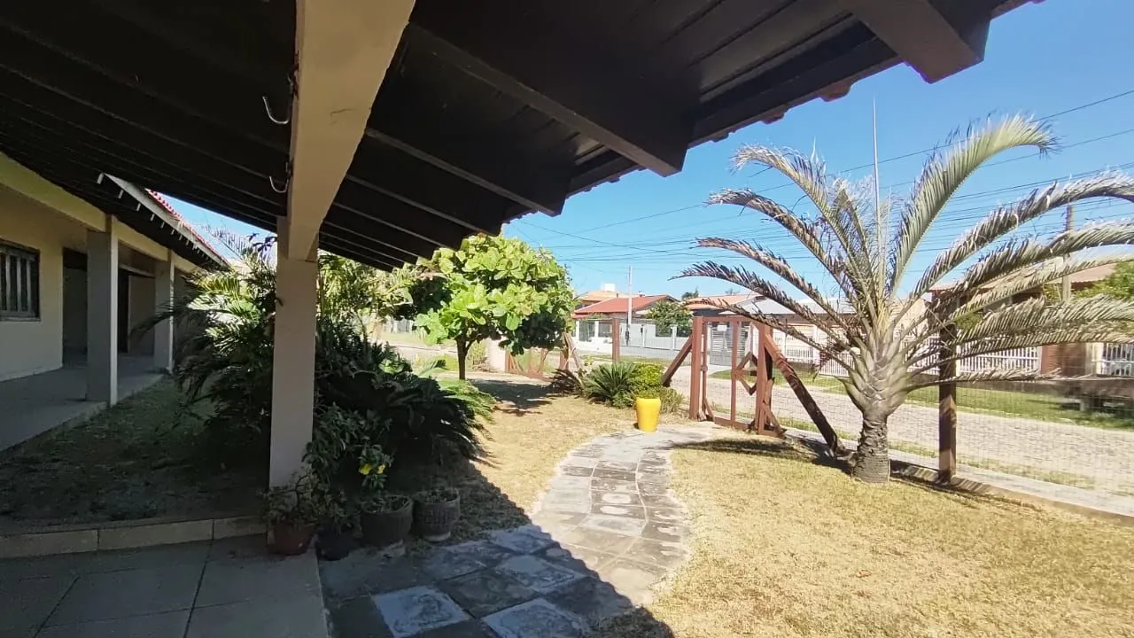 Imagem Excelente casa a Beira Mar cinco suites
