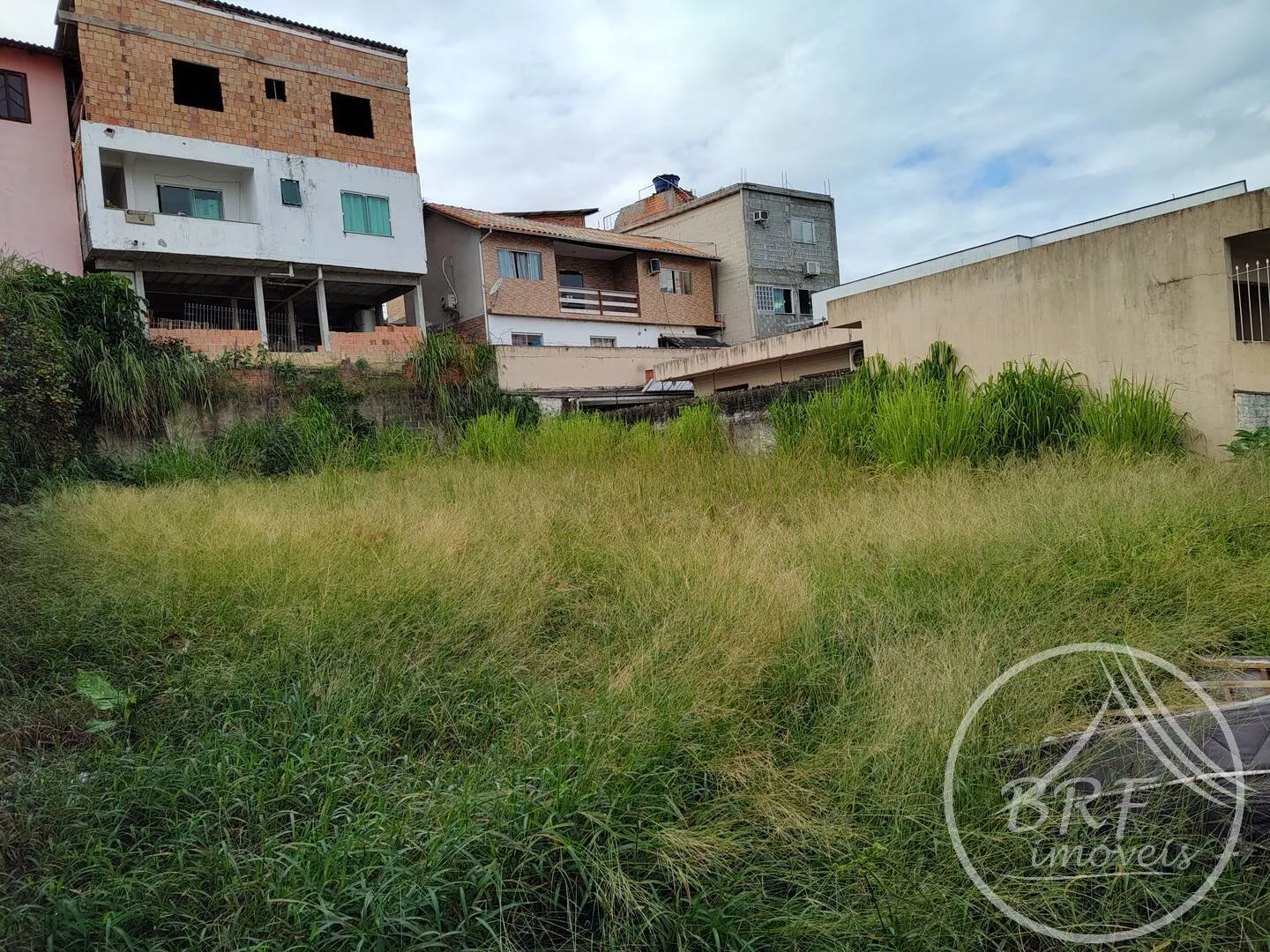 Imagem Vendo Terreno totalmente plano na Kurt Ratour em Capoeiras Florianópolis SC