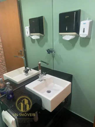 Imagem Conjunto comercial para venda, com 4 salas e 2 vagas. Bela Vista