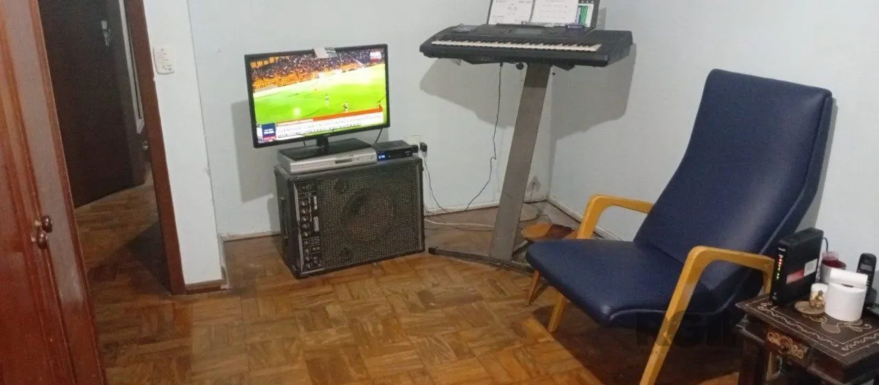 Imagem Apartamento 2 dormitórios , terreno elevado, lateral, bairro cidade baixa- Porto