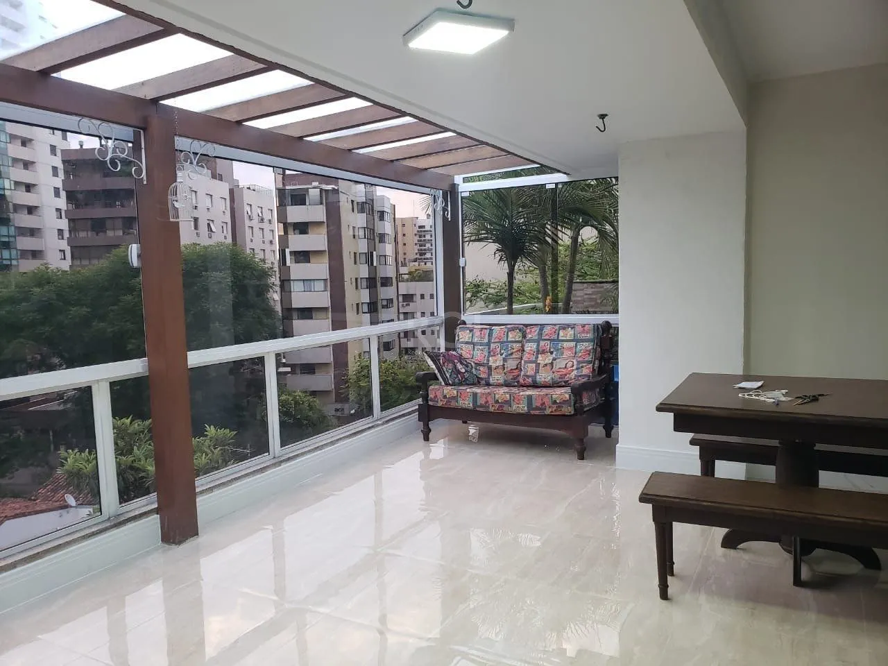 Imagem Cobertura para Venda - 296m², 3 dormitórios, sendo 1 suites, 3 vagas - Petrópolis