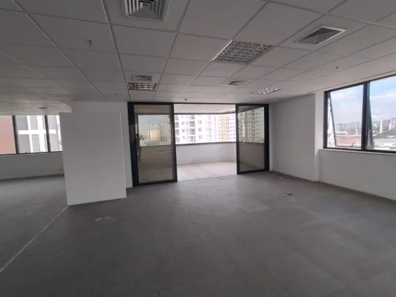 Imagem Conjunto Comercial de Alto Padrão com 8 Vagas de Garagem na Barra Funda, São Paulo-SP: Imperdível!