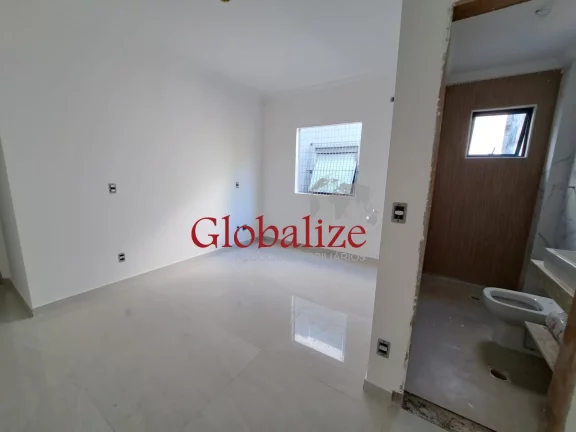 Imagem Casa sobreposta térrea à venda com 100m², 3 suítes, 2 vagas, piscina por R$1.025.000,00 no Embaré em Santos