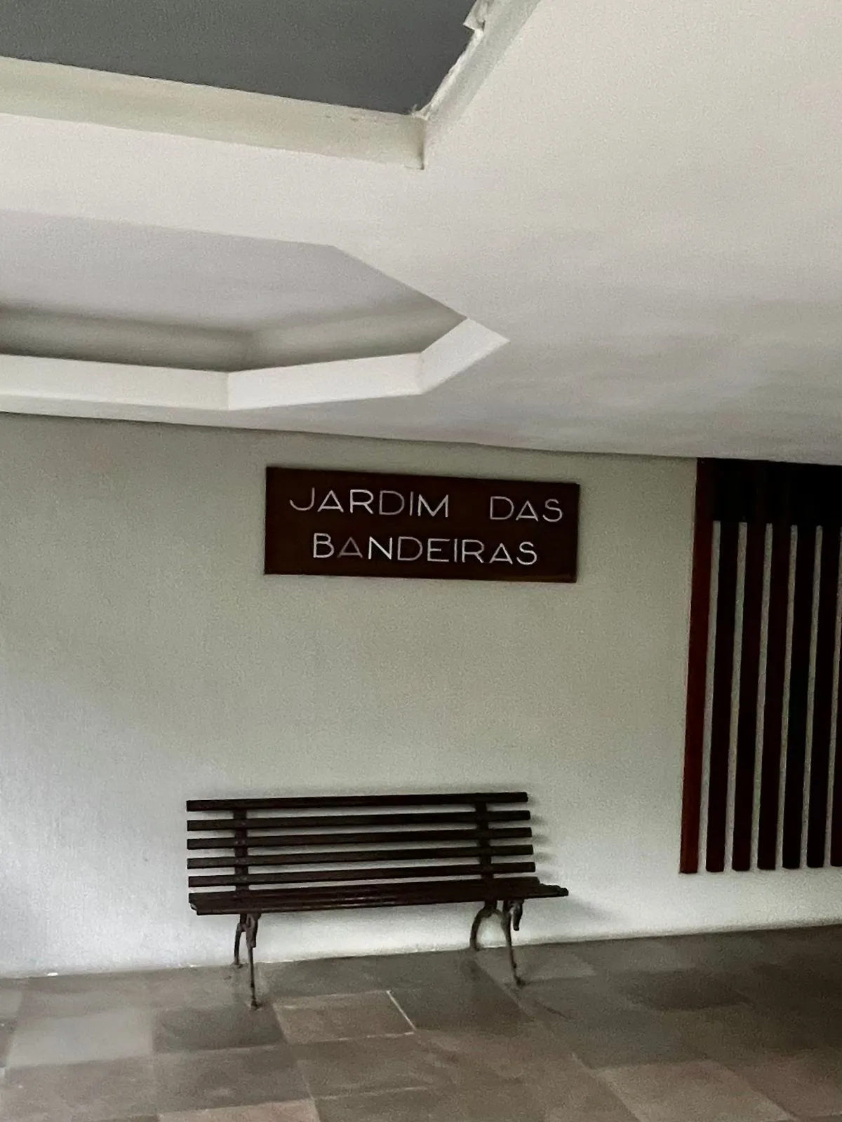 Imagem Apto de 02 dorm, banho, sala, coz, area, banho aux, dep, vaga no Cristo Redentor