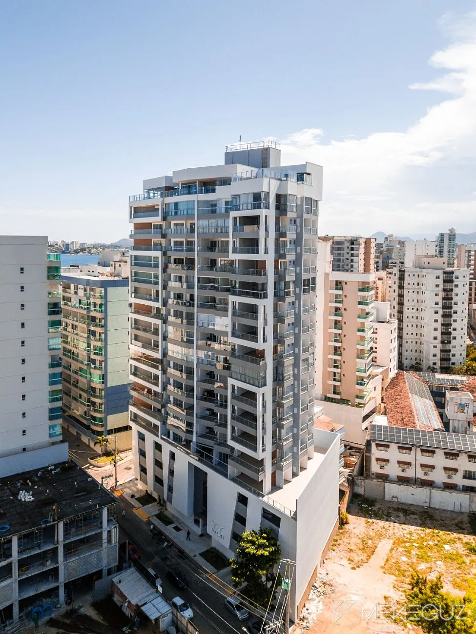 Imagem Apartamento 3 Quartos (3 Suíte) na Praia do Morro - Vista para o Mar e Lazer Completo na Cobertura