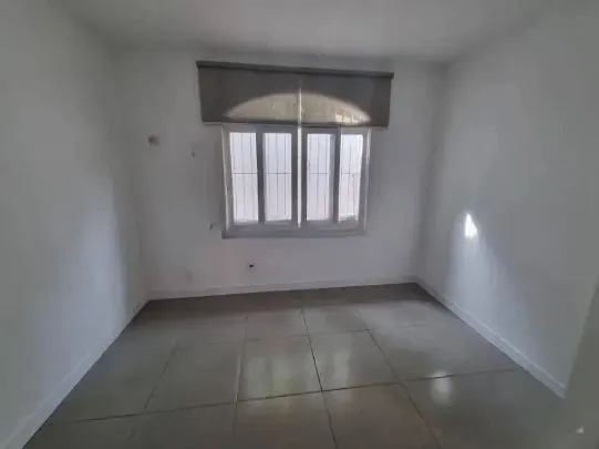 Imagem Casa 3 Dormitórios com Piscina à Venda no Guarujá - Zona Sul de Porto Alegre
