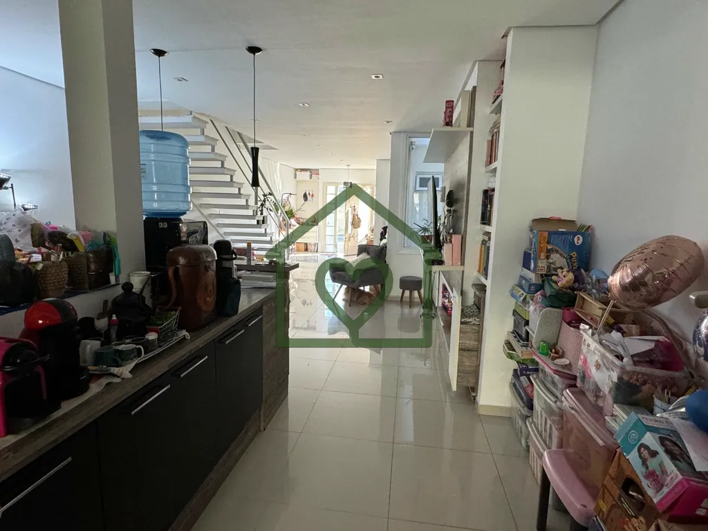 Imagem CASA I 3 DORMITÓRIOS I 1 SUÍTE I SEMI MOBILIADA I 2 VAGAS I HÍPICA I ZONA SUL 
 
ABRIANOS vende m...