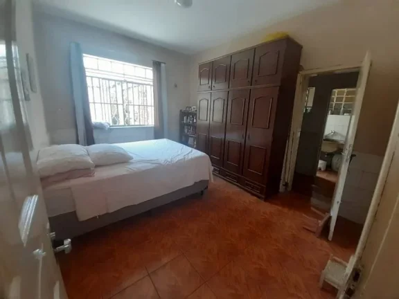 Imagem Casa com 4 Quartos e 2 banheiros à Venda, 400 m²