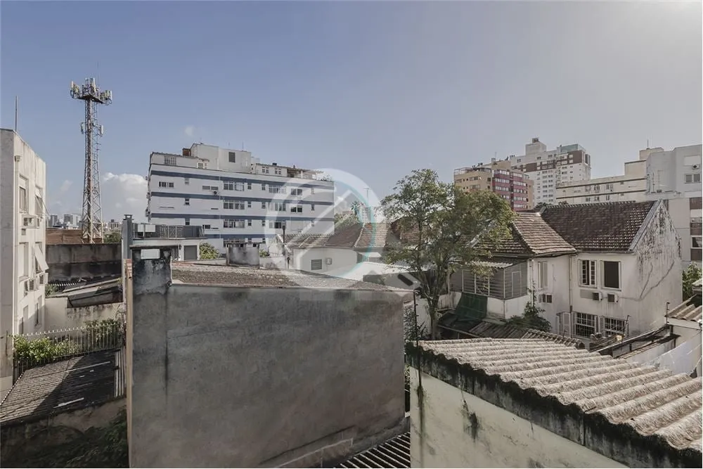 Imagem Apartamento de 1 dormitório na Cidade Baixa, região central de Porto Alegre. Imóvel de fundos, si...