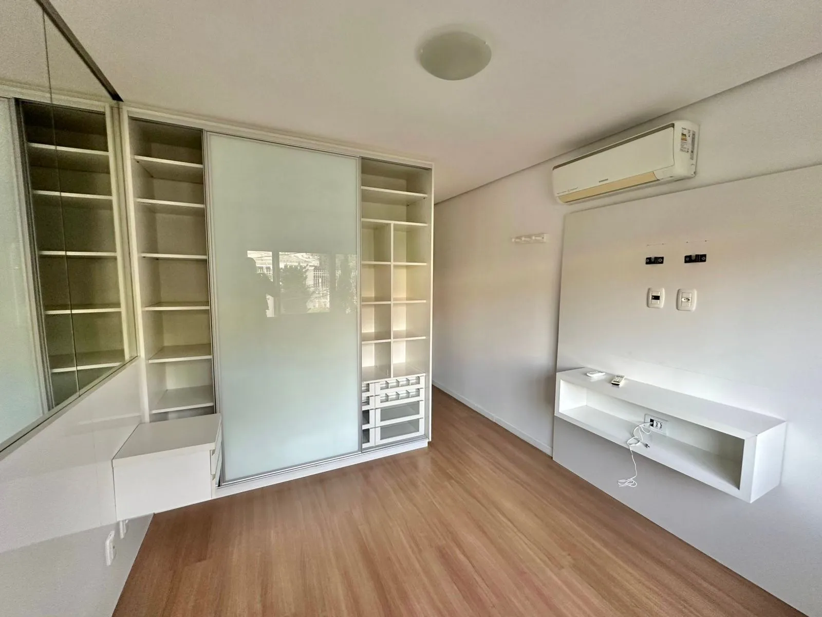 Imagem Apartamento com 2 dormitórios para comprar, 68,27 m² Chácara das Pedras - Porto Alegre/RS