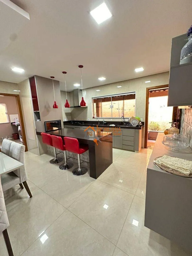 Imagem Sobrado com 3 dormitórios à venda, 300 m² por R$ 2.800.000,00 - Pindorama - Mogi das Cruzes/SP