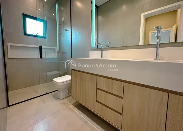 Imagem Maravilhosa casa térrea, acabamento de primeira, com 4 suítes todas com armários e ar condicionad...