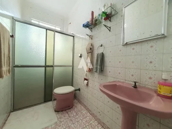 Imagem Apartamento á Venda - 2 dormitórios, 1 vaga de garagem - Marapé - Santos