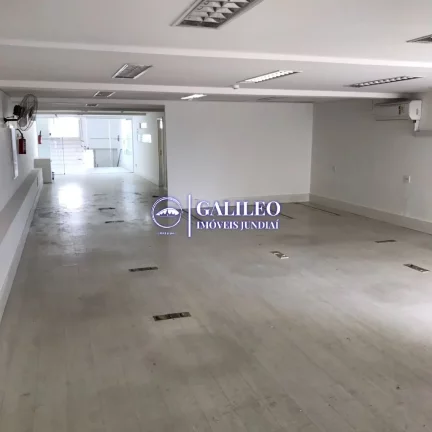 Imagem ALUGA-SE PRÉDIO COMERCIAL 1400M² 2 SALAS 4 WC 5 VAGAS NO CENTRO JUNDIAÍ/ SP