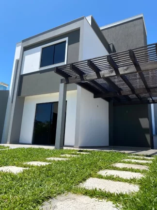 Imagem Encantadora Casa de 3 Quartos em Areias de Palhocinha, Garopaba-SC, Próxima ao Centro!