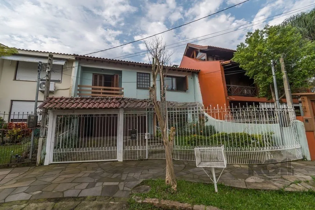 Imagem Casa 4 dormitórios no bairro Ipanema