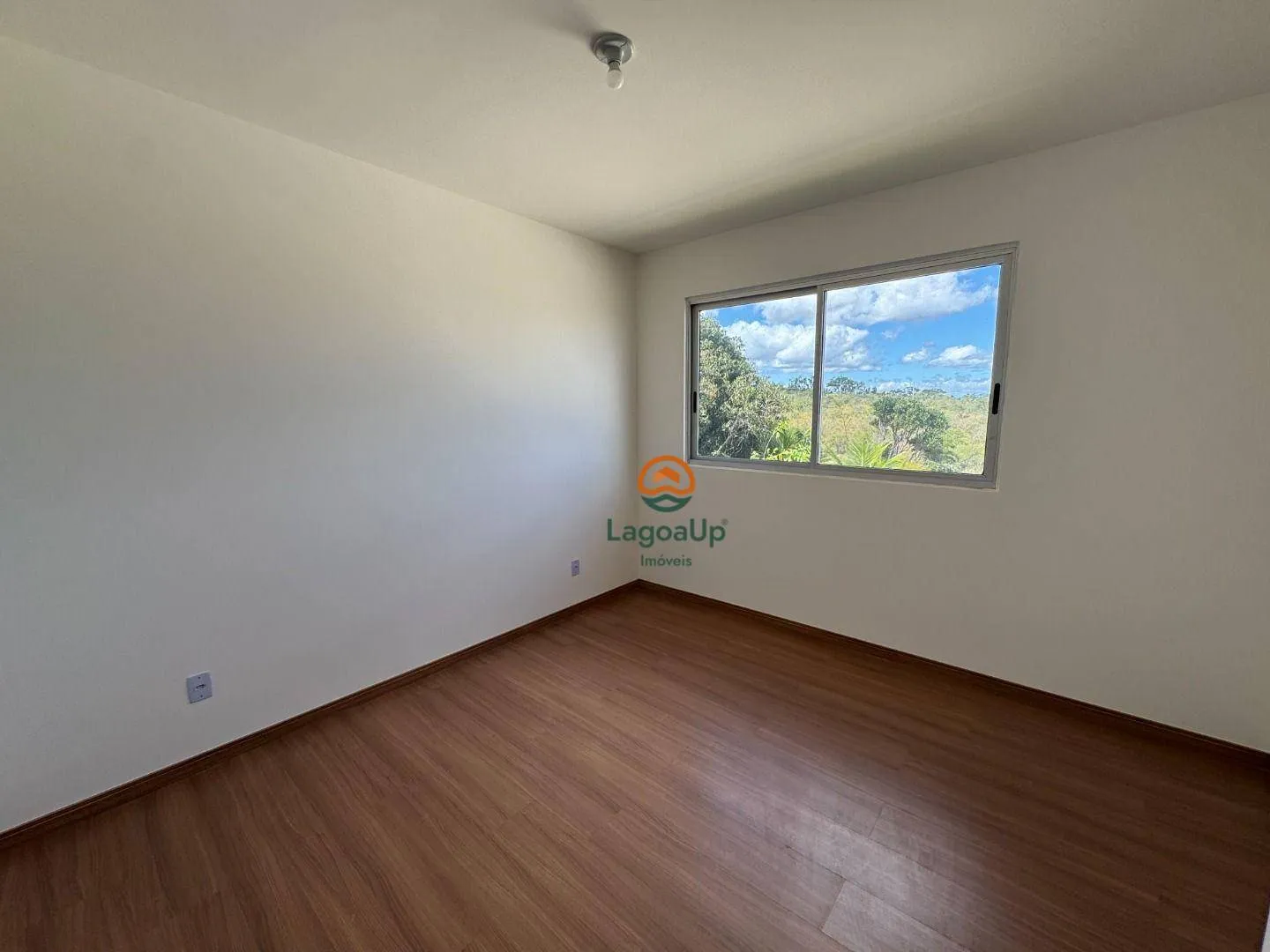 Imagem Casa com 4 dormitórios à venda, 186 m² por R$ 1.300.000 - Condomínio Quintas do Altíssimo - Lagoa Santa/MG