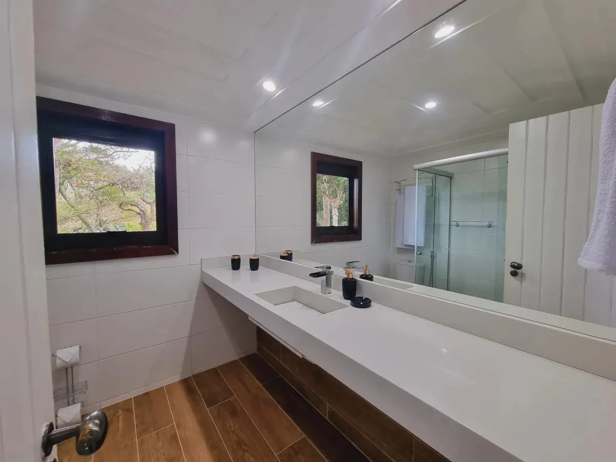 Imagem Casa para Venda em Armação dos Búzios / RJ no bairro Ferradura
