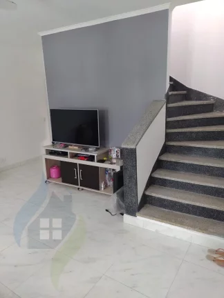 Imagem Casa de 2 dormitórios, 2 banheiros, 2 vagas, com 155m² em Taboão, São Bernardo do Campo