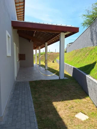 Imagem Casa, 3 Dormitórios (sendo 1 suíte), Condomínio Mantiqueira.