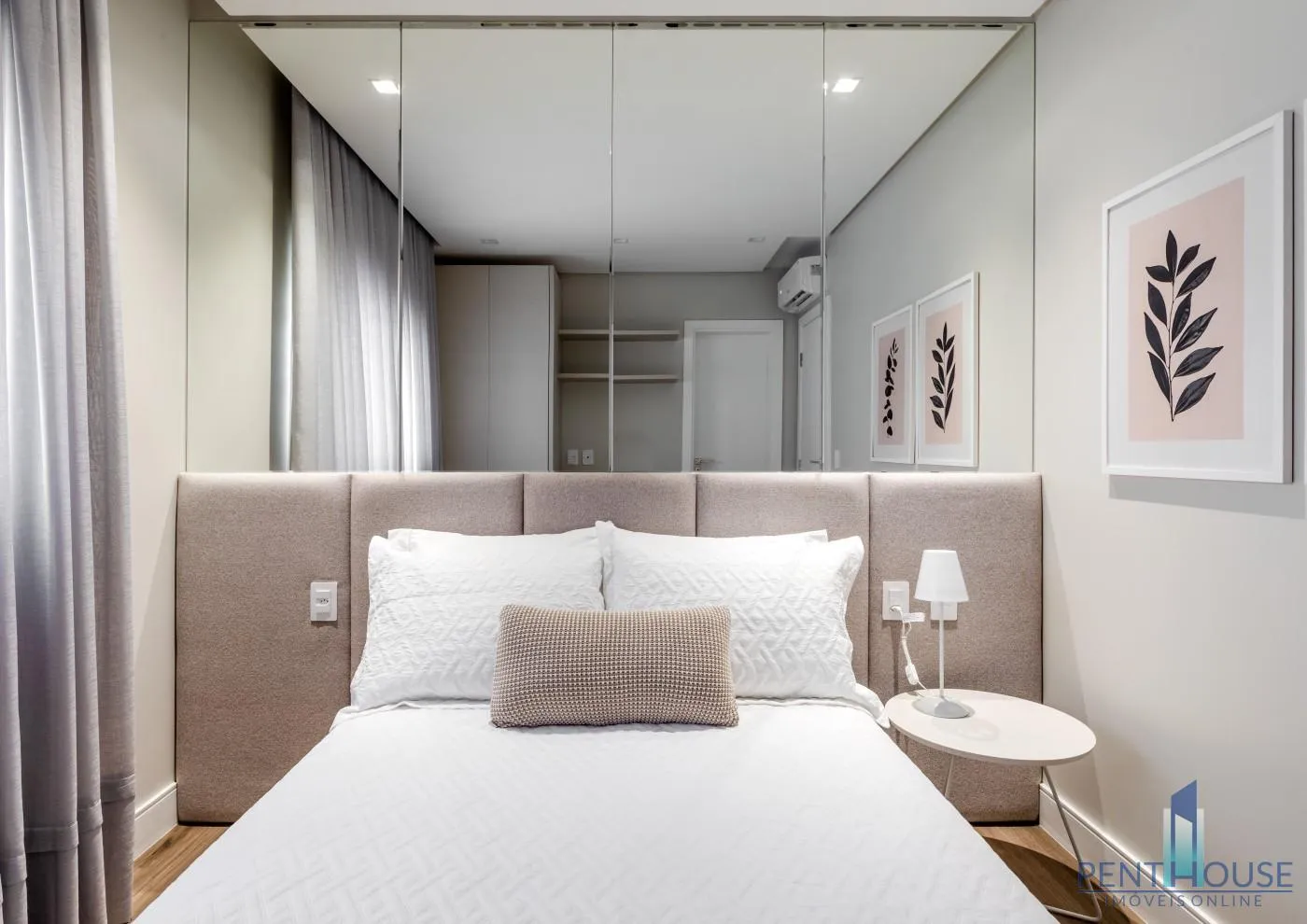 Imagem Apartamento Zona Central para Venda em Balneário Camboriú, CENTRO, 4 dormitórios, 3 suítes, 4 banheiros, 3 vagas