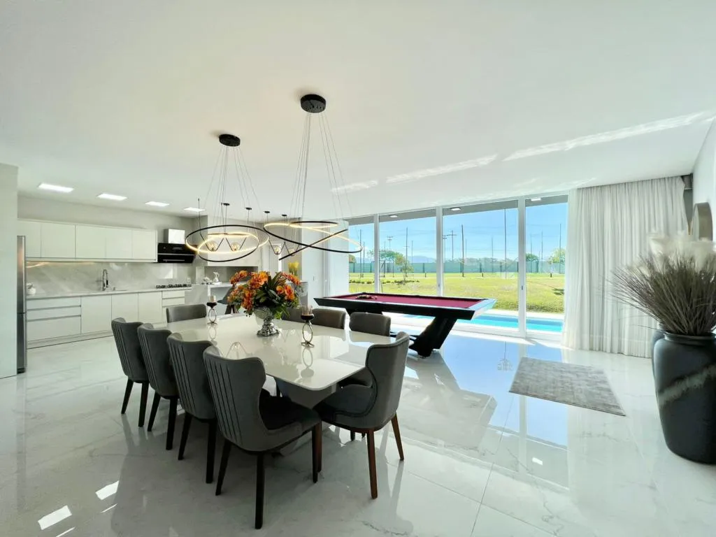 Imagem Casa em Condominio 4 Dormitórios - Bairro --