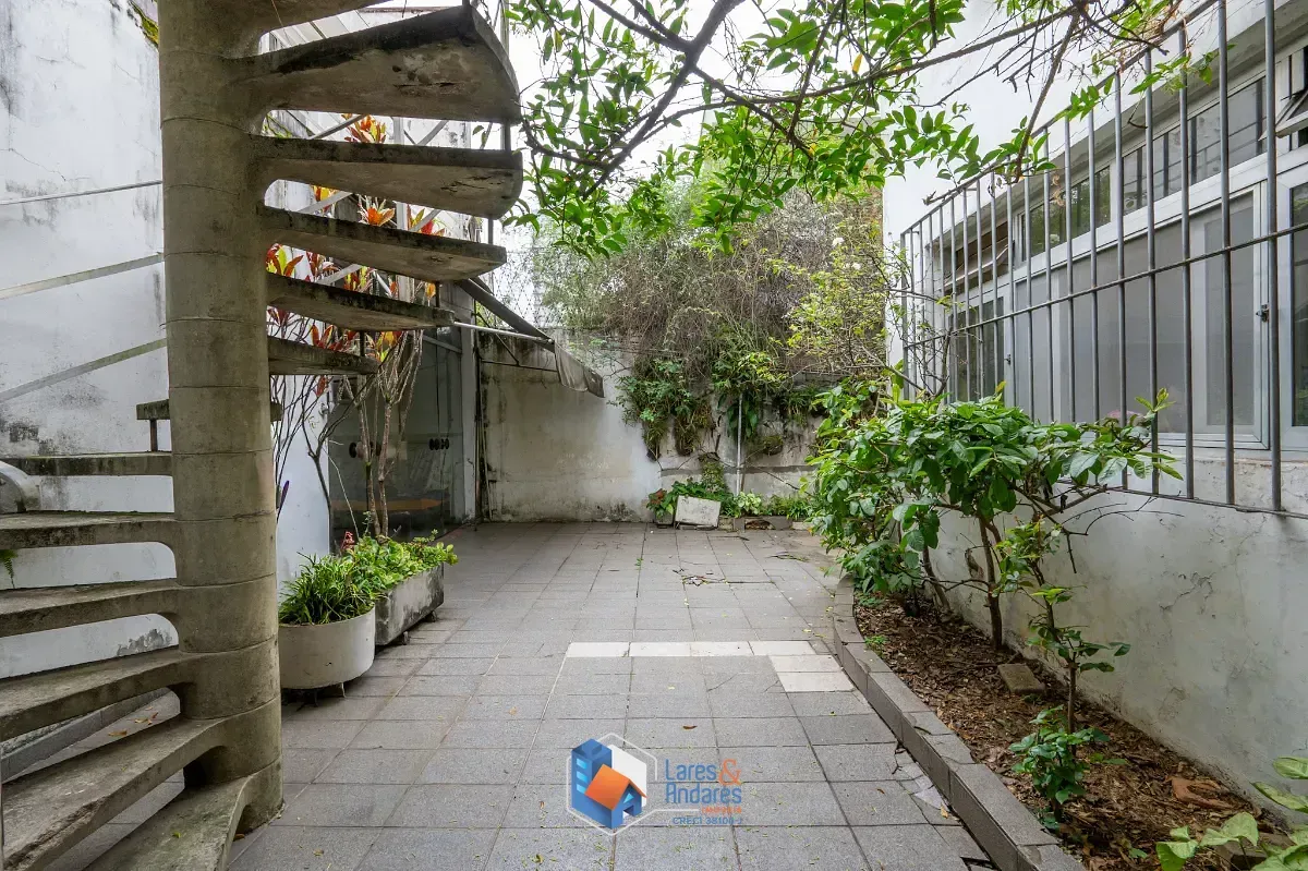 Imagem Casa para venda em Moema com 3 quartos, sendo 3 suítes, 330m²