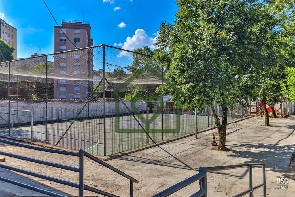 Imagem No bairro Jardim Itu Sabará, na Rua Franklin n° 260, localizado no 3º andar, este apartamento com...