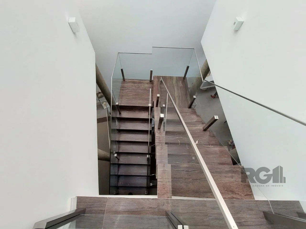 Imagem Casa para Venda - 296m², 3 dormitórios, sendo 1 suites, 3 vagas - Vila Nova, Poa