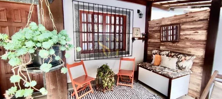 Imagem Casa para Venda em Teresópolis, Albuquerque, 2 dormitórios, 1 suíte, 2 banheiros, 2 vagas