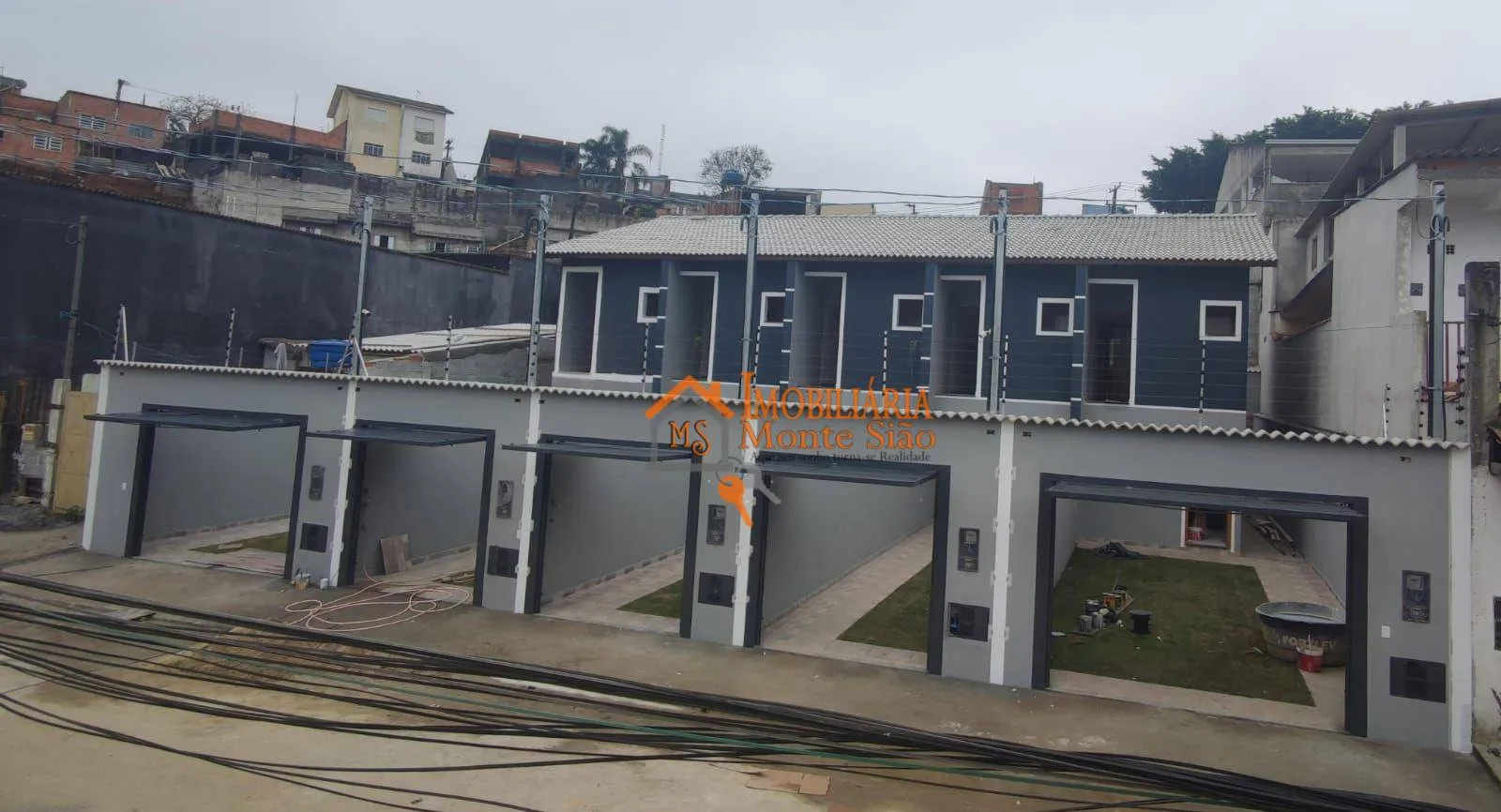 Imagem Sobrado com 2 dormitórios à venda, 74 m² por R$ 405.000,00 - Jardim Amazonas - Itaquaquecetuba/SP