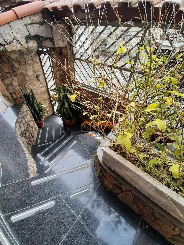 Imagem Sobrado com 3 dormitórios à venda, 236 m² por R$ 689.000,00 - Ponte Grande - Guarulhos/SP