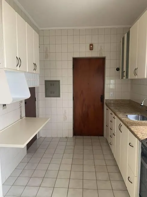 Imagem Apartamento com 3 Quartos e 2 banheiros à Venda, 95 m²